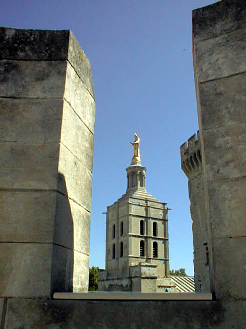 f36_Avignon.jpg 175.9K