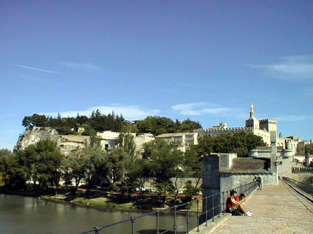 f39_Avignon.jpg 176.3K